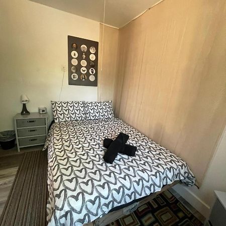 Petite Guesthouse With Kitchenette And Private Bathroom Lake Isabella Bagian luar foto