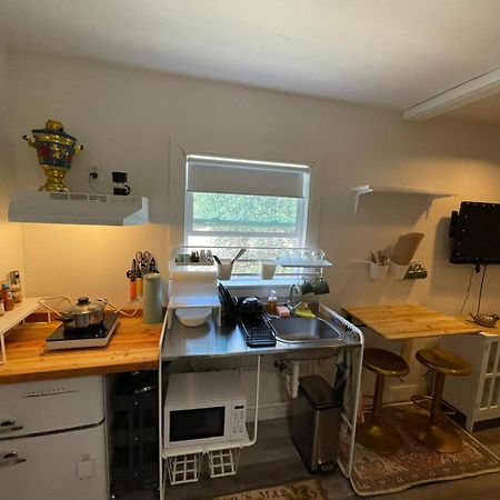 Petite Guesthouse With Kitchenette And Private Bathroom Lake Isabella Bagian luar foto